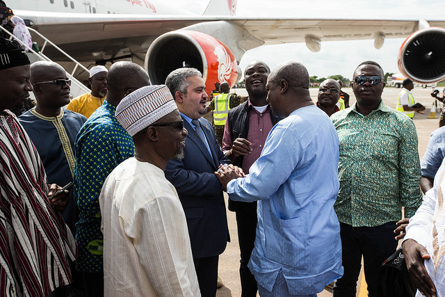 mahama at tamale airport (3)