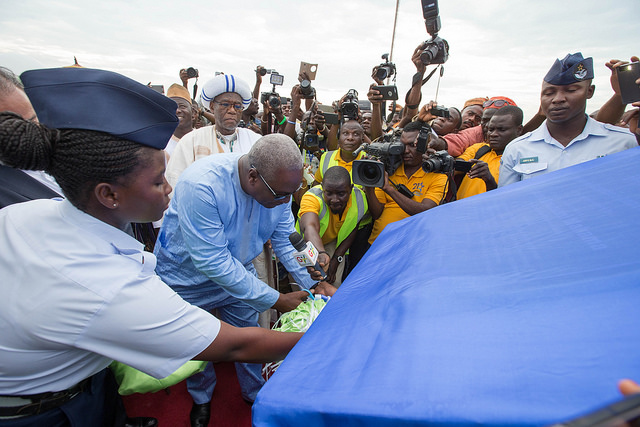 mahama at tamale airport (8)