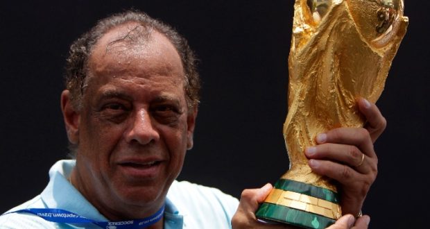 Brazil's 1970 World Cup-winning captain Carlos Alberto dies aged 72