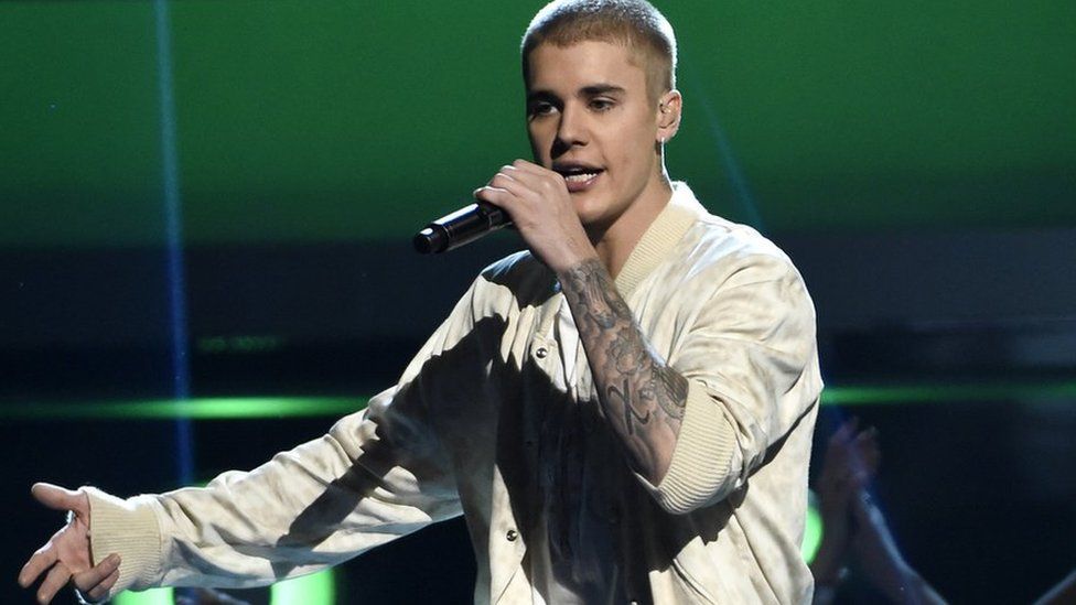 Justin Bieber asks Manchester crowd to ‘stay quiet’