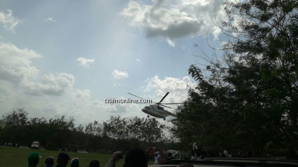 mahama-in-helicopter-campaigning-in-eastern-region-13