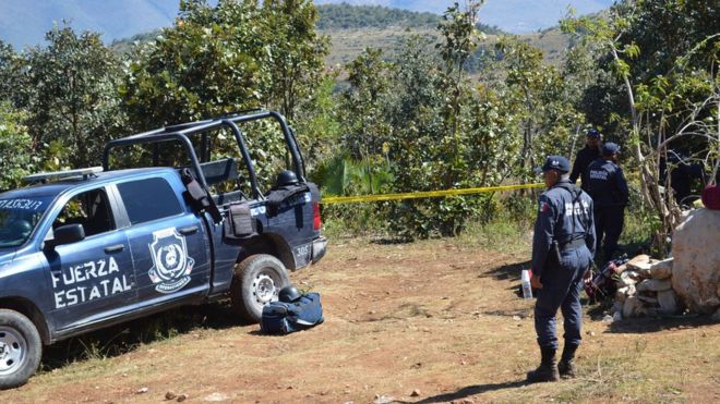Severed heads and 32 bodies found in Mexican cartel mass graves