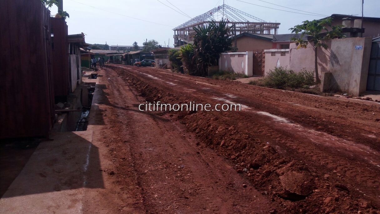 Nungua residents vow to vote out Mahama over poor roads