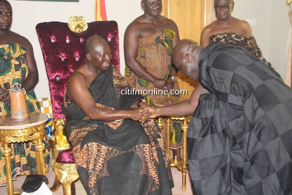 Chief of Staff leads gov’t delegation to console Otumfuo [Photos]
