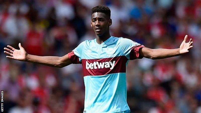 Teenager Oxford signs new West Ham deal