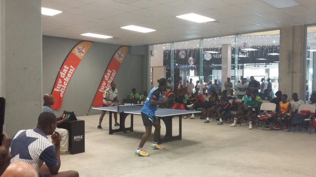 Earlier, pros from the national Table Tennis Association thrilled people in the West hills Mall –Pizza Inn Table-Tennis Tournament. 