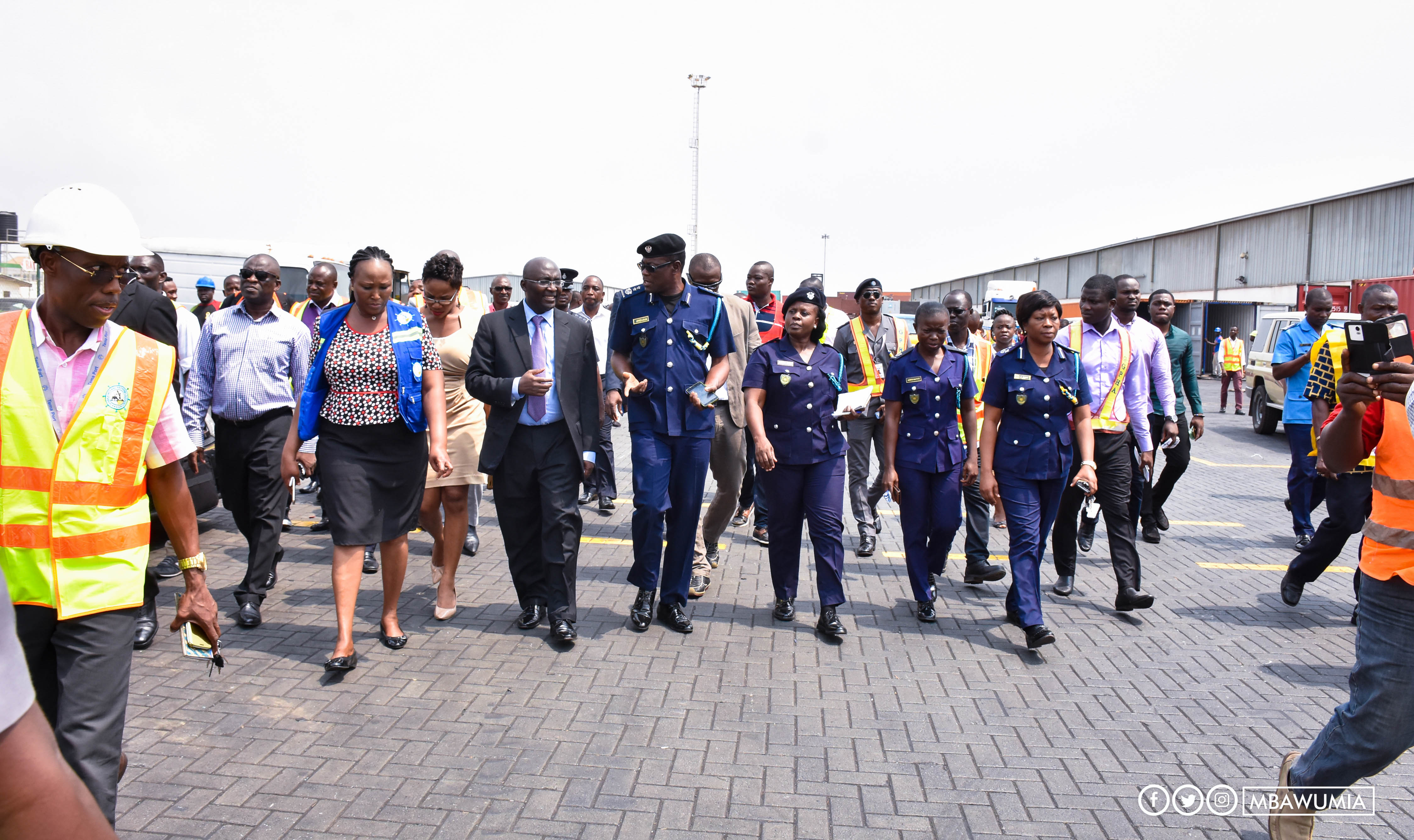 Vice President Bawumia pays unannounced visit to Tema Port