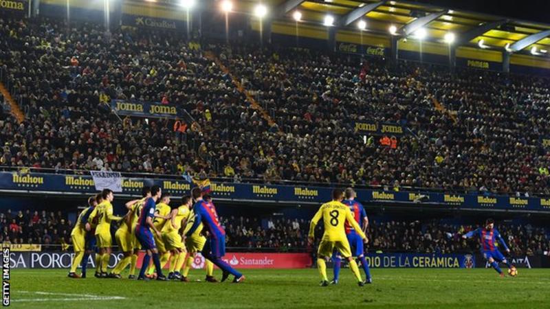 Late Messi goal earns Barcelona a draw