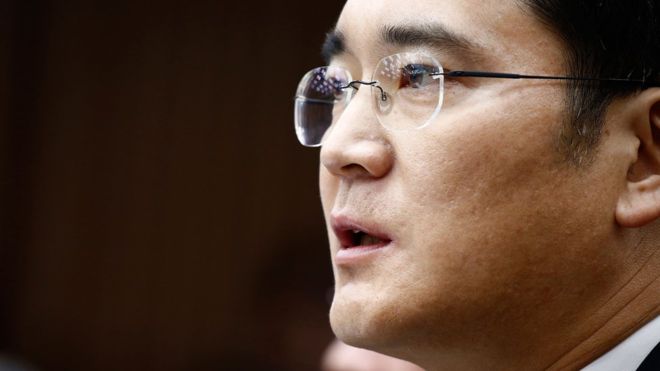 Samsung boss questioned in South Korea corruption probe