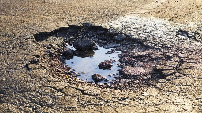 Ford developing pothole alert system for drivers