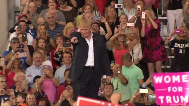 Trump savages media at Florida rally