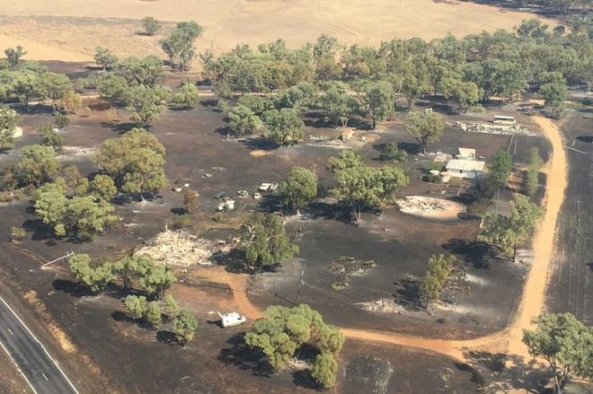 Fire ravages small Australian town