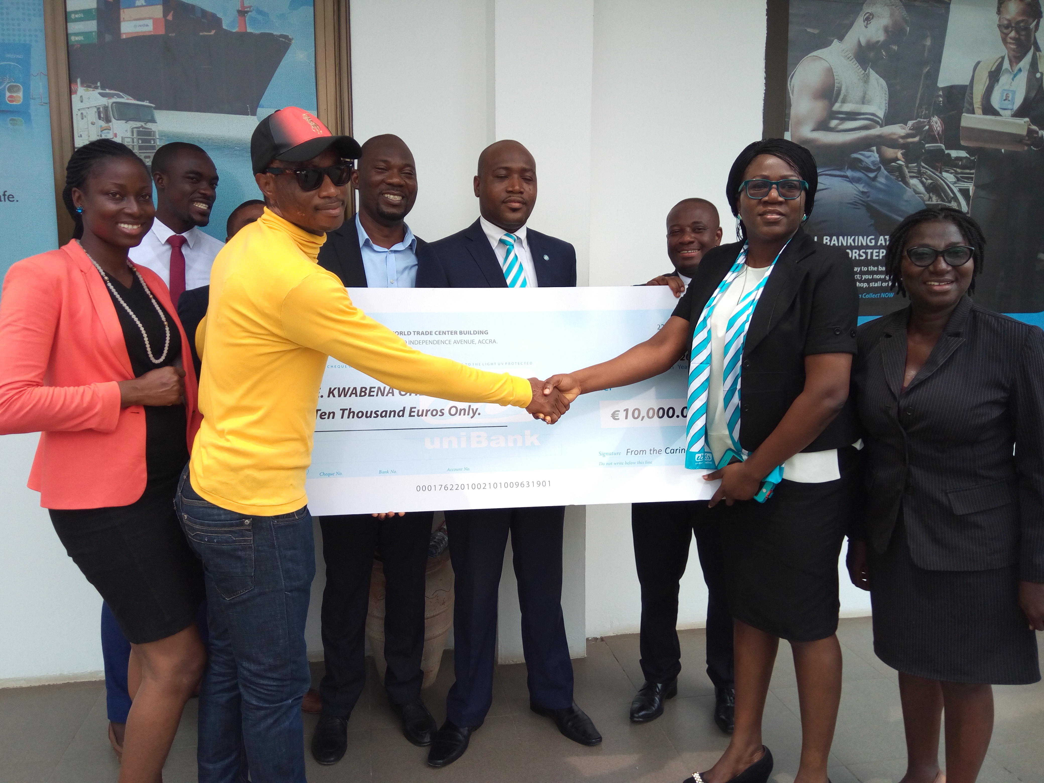 Unibank donates €10,000 for acid victim’s surgery in Germany