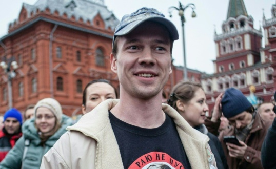 Russia frees opposition activist jailed for protesting