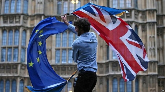 Theresa May to trigger Brexit process next week