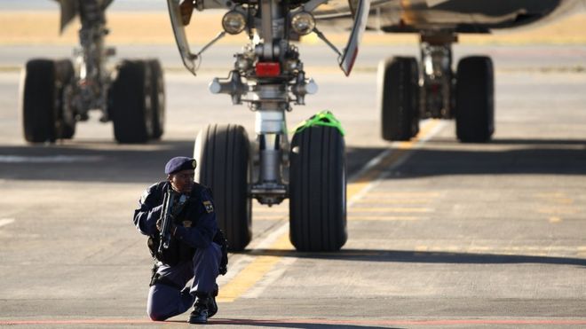 South Africa: Armed robbers ‘pose as police’ in airport heist