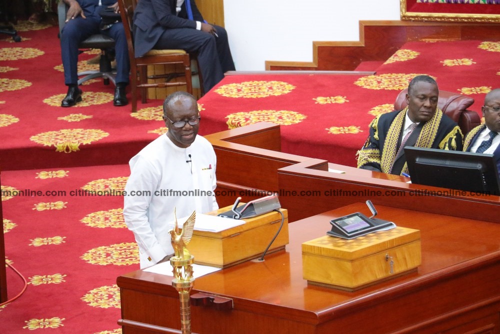 Finance minister presents Bills to cut taxes to Parliament