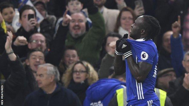Victor Moses signs Chelsea contract extension