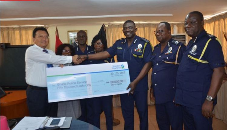 Chinese societies donate GH¢ 50,000 to Ghana police