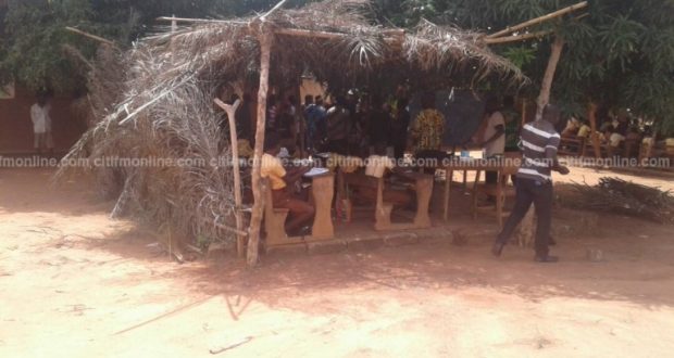 pencils-and-pens-classroom-block-1