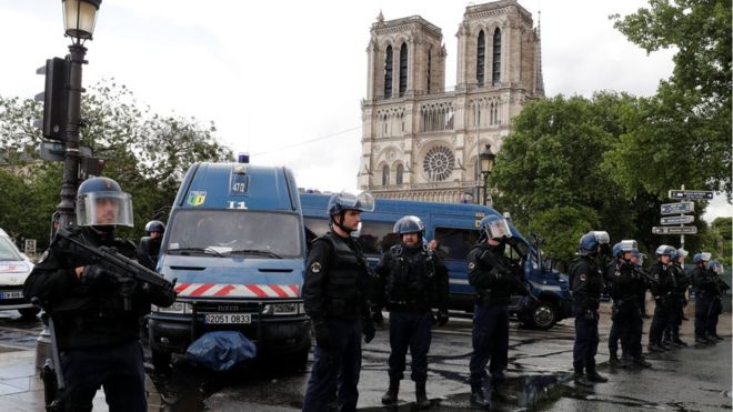 Attacker shot outside Paris’s Notre-Dame cathedral