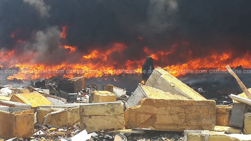 Old Fadama: Parts of Onion Market in flames