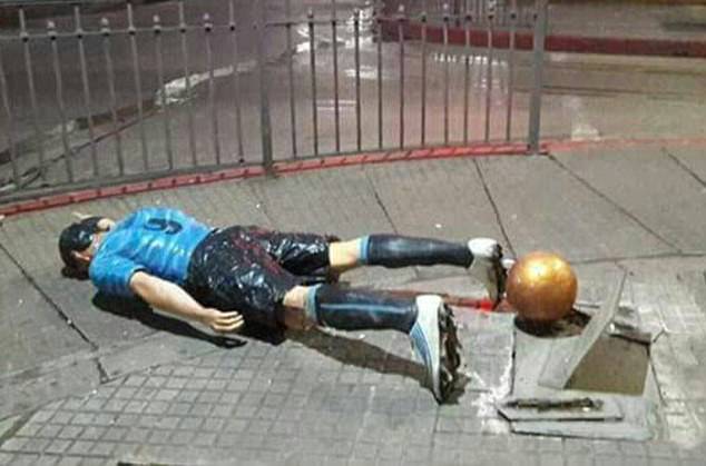 Suarez’s statue vandalised for attending Messi’s wedding