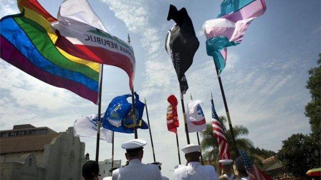 Trump bans transgender people in military