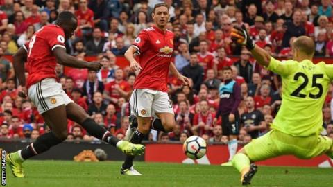 Lukaku scores twice as Man Utd thrash West Ham