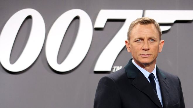 Daniel Craig is back as Bond: How did fans react?