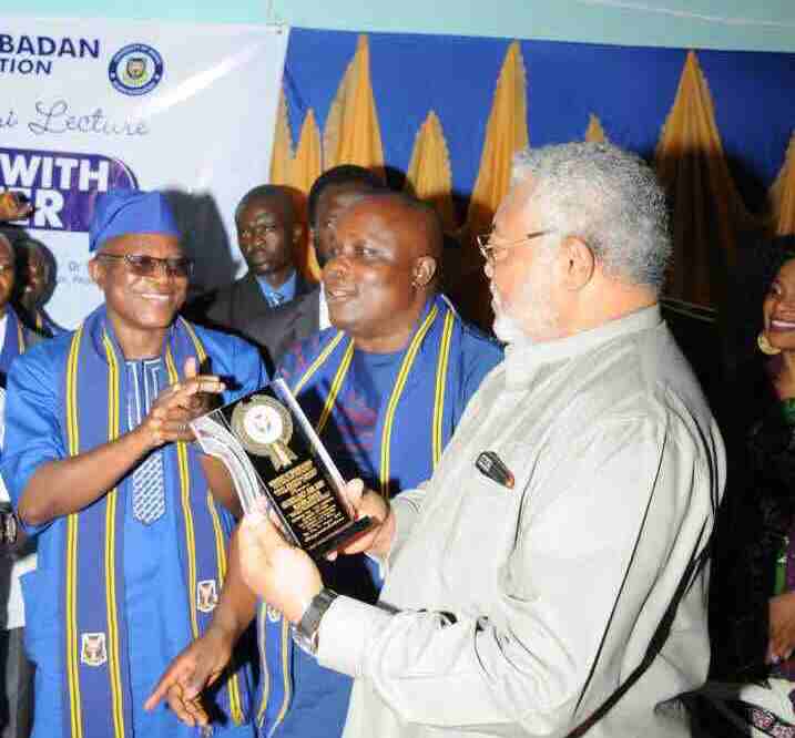 president-rawlings-received-an-award-for-his-exceptional-leadership