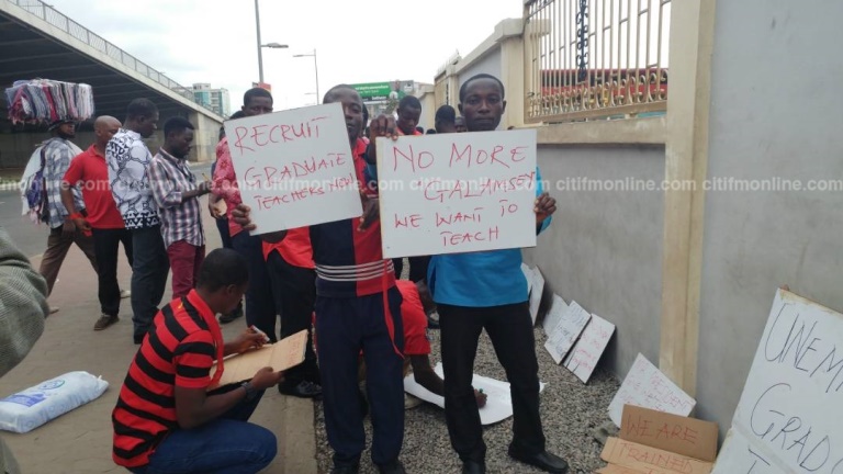 Unemployed teachers demonstrate against gov’t