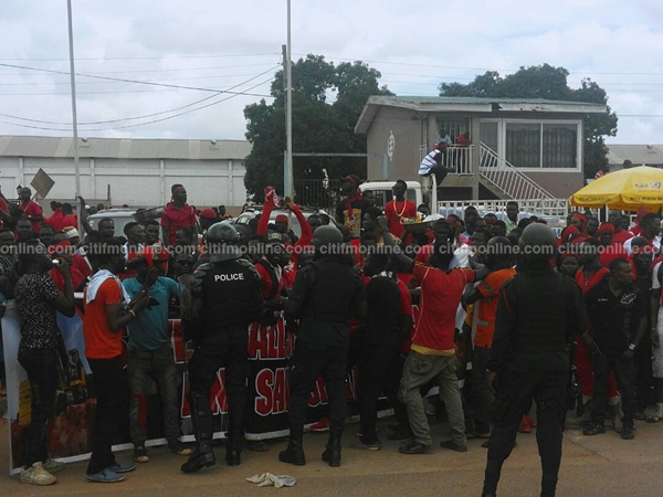 police-demonstrators-small-scale-miners-protests-2