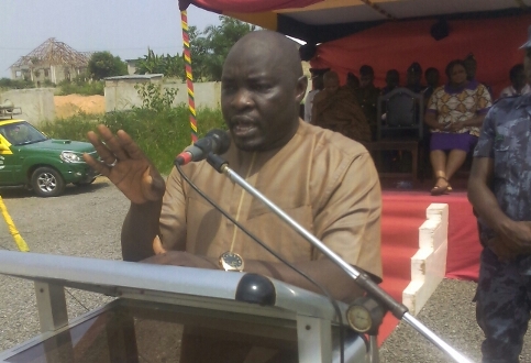 Asokore Mampong MCE moves to enforce by-laws