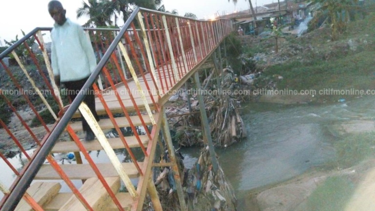 Life threatening foot-bridge scares Ahinsan residents