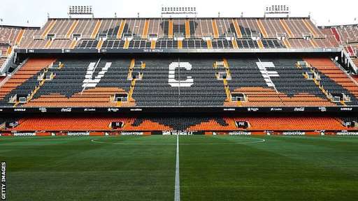 Batman creators DC take on Valencia over logo