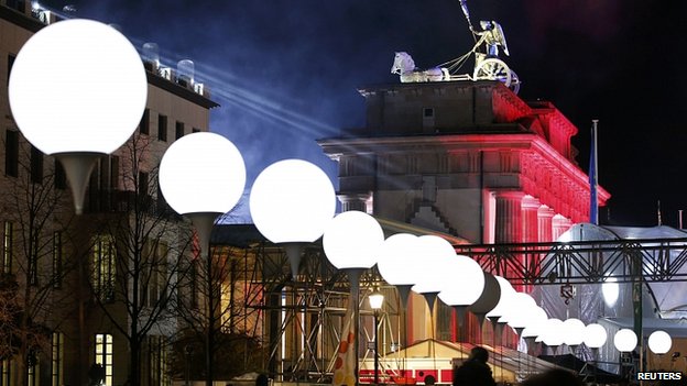 Germany marks fall of Berlin Wall