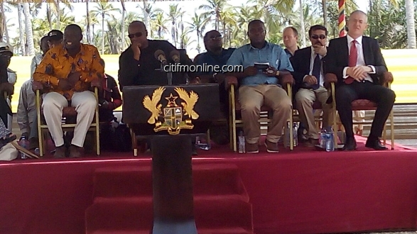 mahama cuts sod for ENI project (1)