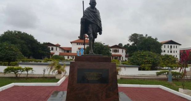 ghandi-statue