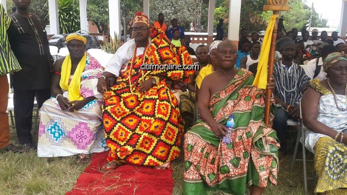 mahama-at-ga-mantse-palace-1_700x394