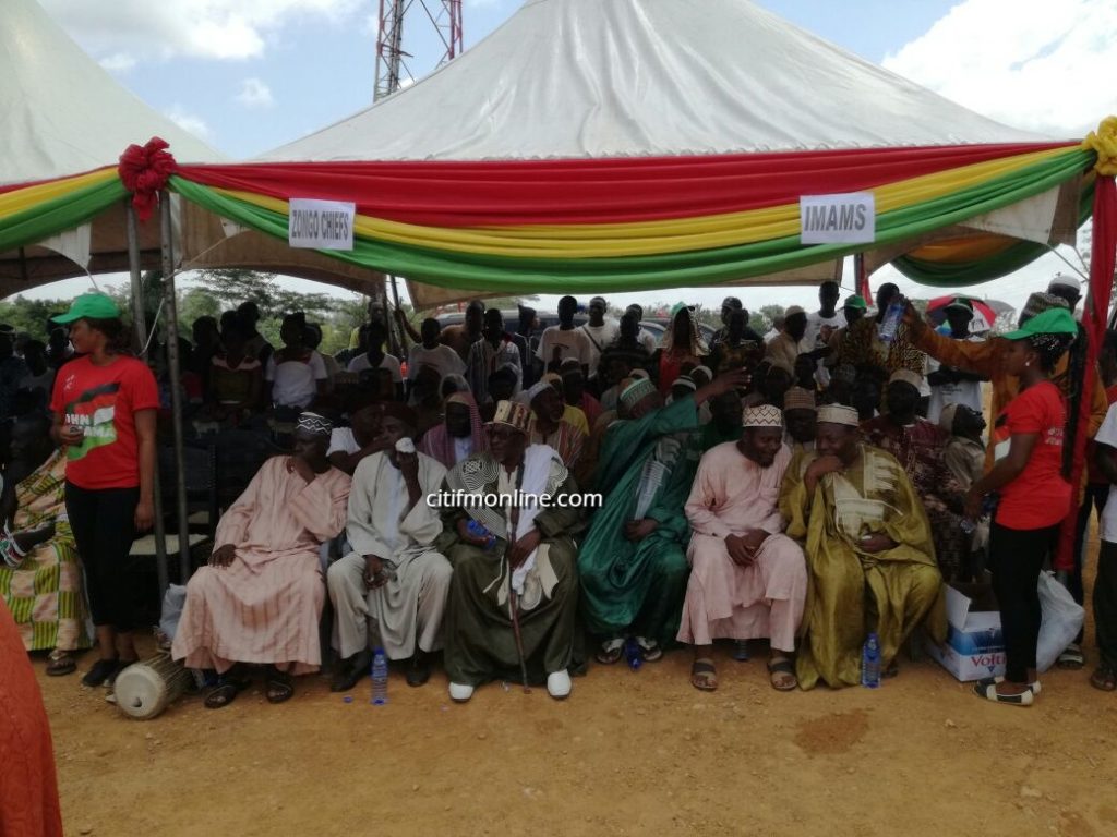mahama-in-helicopter-campaigning-in-eastern-region-8