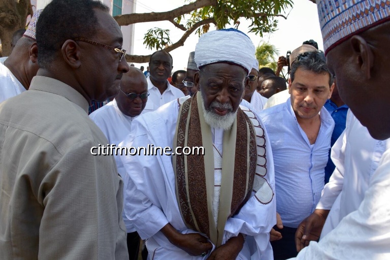 nana-addo-and-bawumia-at-mosque-5