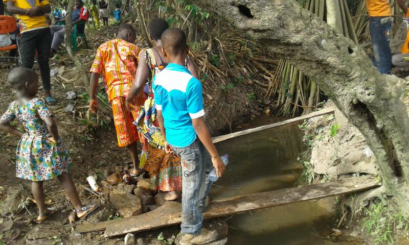 peki-celebrates-easter-picnic-at-ancient-river-bank-2