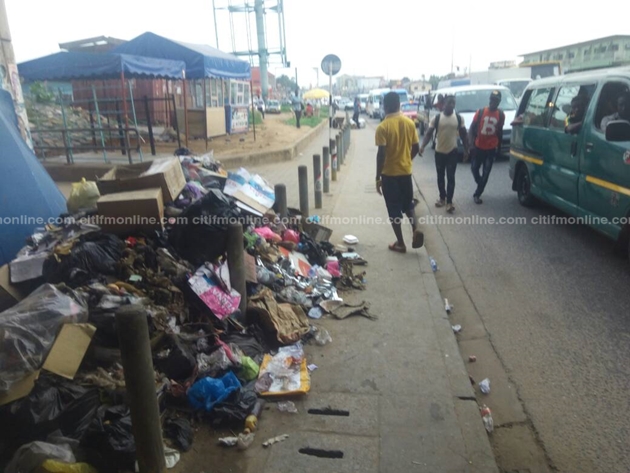 refuse-dumping-at-achimota-walkway-3