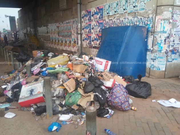refuse-dumping-at-achimota-walkway-4