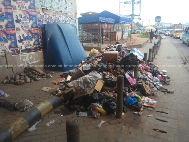 refuse-dumping-at-achimota-walkway-5