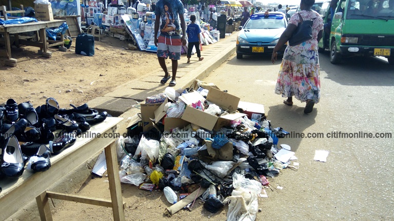 refuse-on-lapaz-streets-9