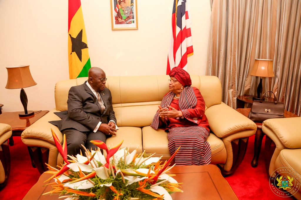 president-sirleaf-welcomes-president-akufo-addo-at-the-roberts-airport