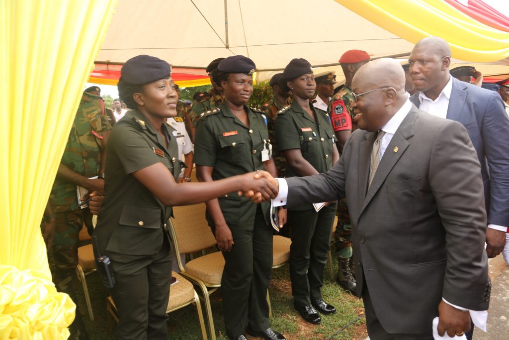 president-akufo-addo-interacting-with-soldiers