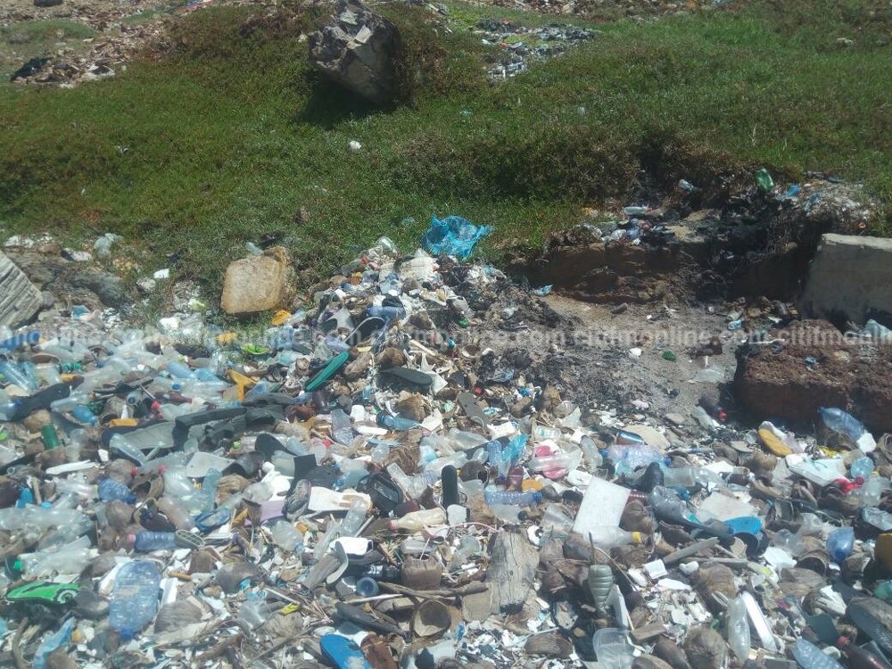 filth-and-bush-in-accra-10_1000x750